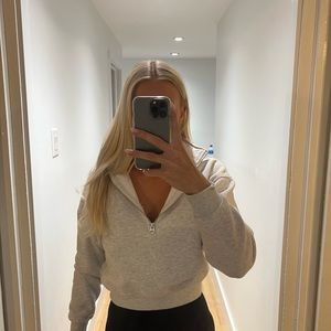 Light grey dynamite crop 1/4 zip